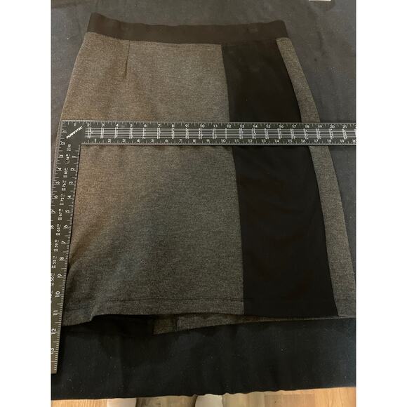 NYDJ Black and Gray Ponte Knit Pencil Skirt Size Medium - Picture 6 of 11